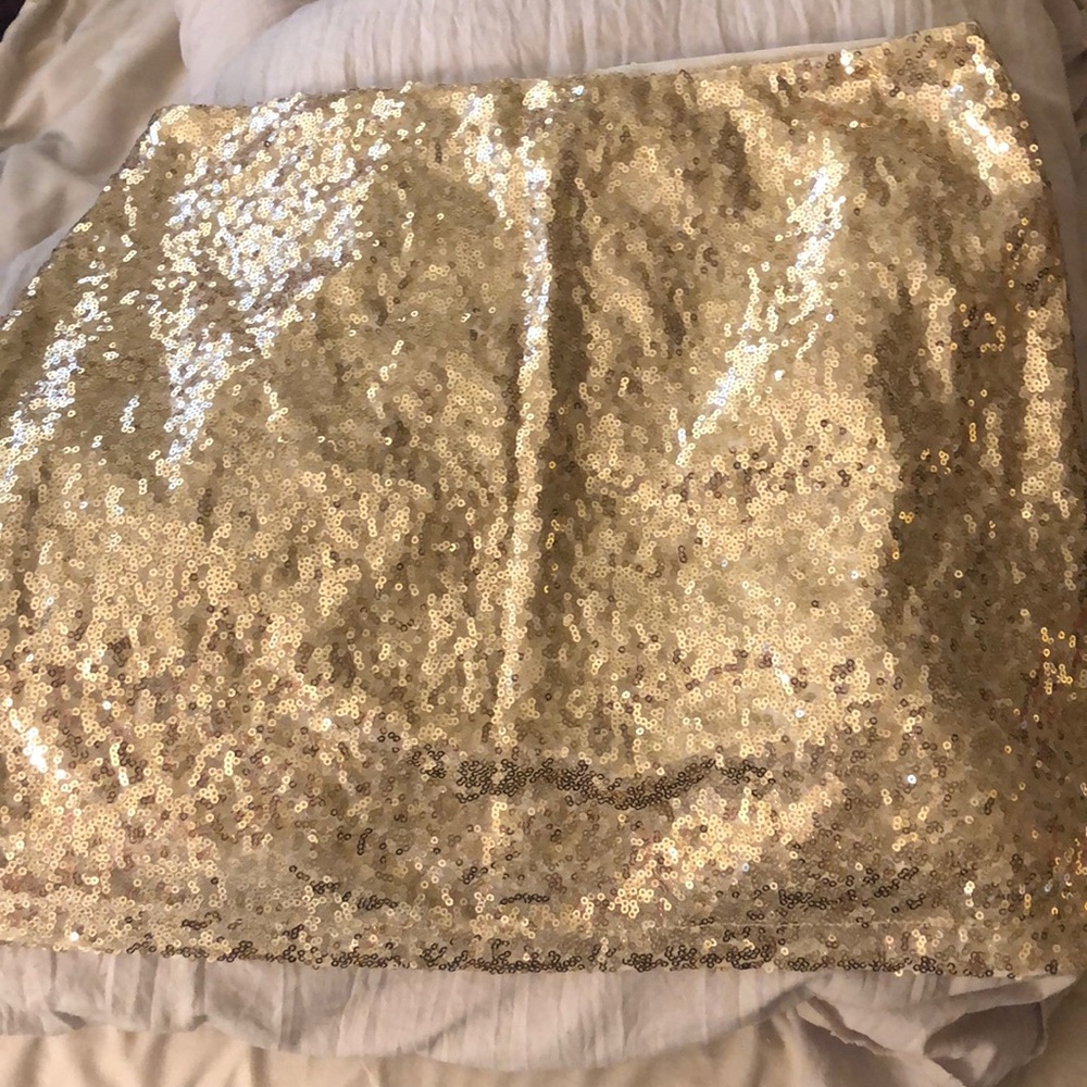 Shein Skirt. gold sequence. New, never worn